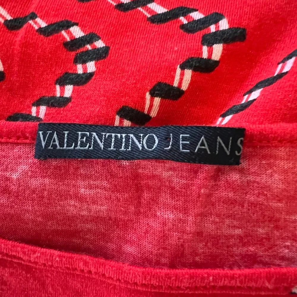 Valentino Jeans/Sport red cropped, cap sleeve T - Picture 8 of 10